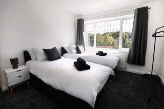 Shelton House -  - 7