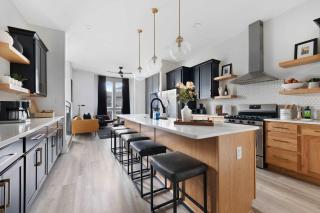 The Bluestem - Stylish Design, Rooftop with Firepit! - 8