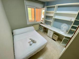 Habitación con baño compartido NO FUMADORES solo gente tranquila - Getafe - 8