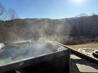 Pet Friendly NC Cabin with Views & Hot Tub - Crumpler - 9