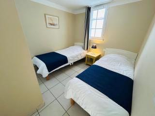"LE VENDEE GOLF" Appartement 8 personnes, vue golf, accès piscines gratuit, village vacances - 2