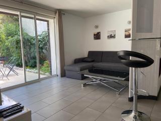 Proche bord de mer, au calme, nature avec piscine - 9