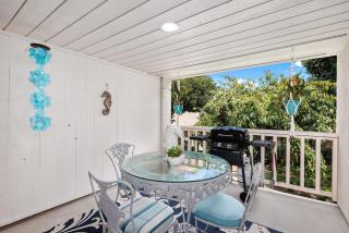 Solana Escape - SUR44 - 1