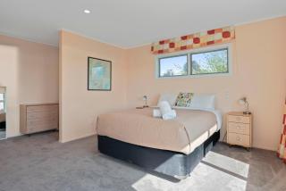Willow Lake House - Lake Taupo Holiday Home - Taupo - 2