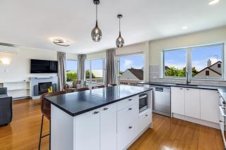 Serene 2BR Home in Meadowbank by Zodiak Stays - Auckland - 4