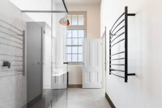 Mr Manchester in Peaceful Parkville - 3