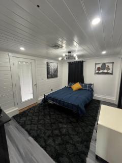 Twin Pines Lake Resort 1 - 2