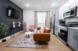 1bed1bath-central-kingbedwdwifi - 0