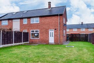 Home near Airport, Private Parking, WiFi, Netflix , Pets welcome, Sleeps 7 - - 2
