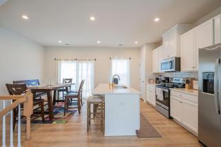 Brand-newwi-fipool-tabledt3bed - Charlotte - 6