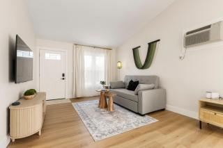 The Modern Haven - Loves Park - 9