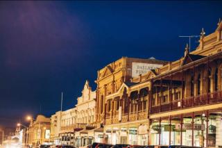 Large Studio Apartment With Spa - Ballarat - 1