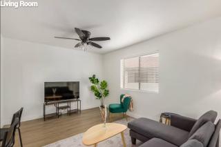 Modern2brapartmentkingbedpoolwifiwdac - 8