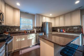 Comfy 3 Bed Housebackyardwifispacy - Charlotte - 3