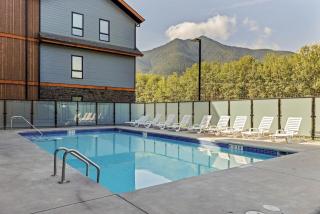 2 bedrooms-3 beds 2 baths-Rocky Creekside Retreat - Top Floor - Heated Pool and Hot Tub - 8