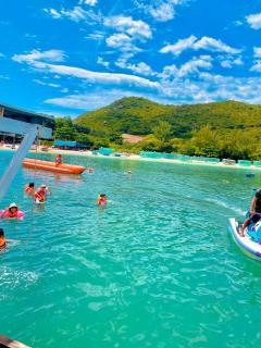 Đảo Bình Ba, nhà nghỉ sắc màu đi bộ ra biển rất gần, không nhận khách quốc tế, phòng đôi - Cam Ranh - 1
