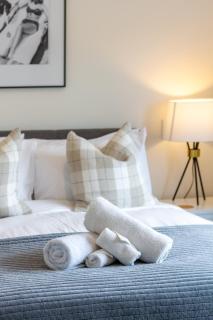 Tranquil 2 Bedroom Oasis, sleeps 6 - Christchurch - 1