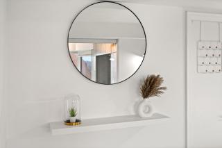 Luxurious Suite in Yorkville - 9