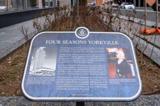 Luxurious Suite in Yorkville - 3