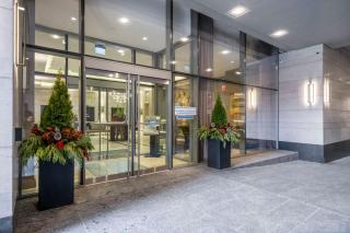 Luxurious Suite in Yorkville - 2