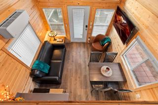 NEW Moondance Majestic Mini Cabin Cathedral Rock - 9