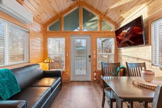 NEW Moondance Majestic Mini Cabin Cathedral Rock - 6