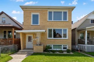 Spacious 2 BR Near Midway - 9