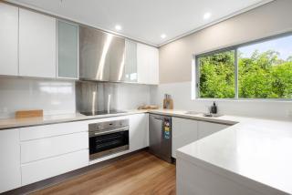 Hastings Park: Scenic Beachside Retreat - 2