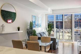 Spectacular Suite in the Heart of Toronto - 8