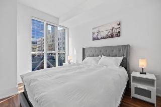 Spectacular Suite in the Heart of Toronto - 5