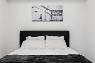 Spectacular Suite in the Heart of Toronto - 3