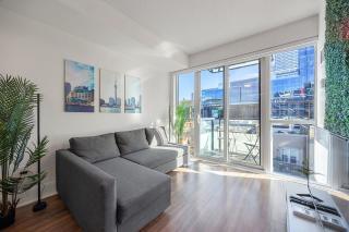 Spectacular Suite in the Heart of Toronto - 9