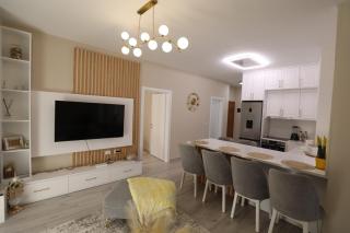 Lakeside Serenity Apartment - Pogradec - 0