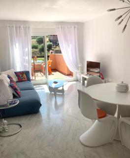 Stylish comfortable spacious penthouse with sea and pool view - 4