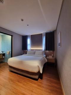 Moonstar Cebu Hotel - Città di Cebu - 5