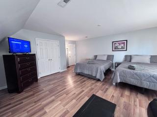 Amazing 4 BDRM home w garage in Charlotte - Charlotte - 3