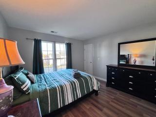 Amazing 4 BDRM home w garage in Charlotte - Charlotte - 5