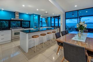 Villa 16 The Edge - Hamilton Island - Waterfront, Golf Buggy and Sea Views - Hamilton Island - 3