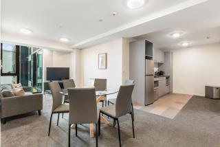 Central City Pad With Pool & Gym - 2 Free Carparks - Auckland - 8
