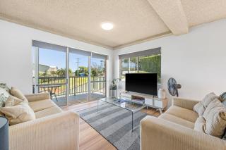 Fantastic Beach Getaway - Port Macquarie - 0