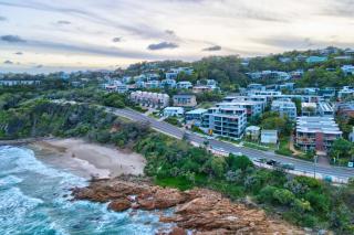 Coolum Beachfront Apartment - Coolum Beach - 0