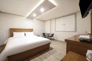 BOBOS Hotel - Jeju-stad - 4