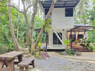 Lanta Baansuan Rimthan - 2