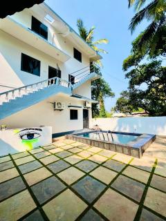 High Time Hostel - Morjim - 4