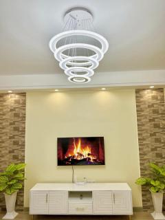 elegant viewpoint apartment with heated swimming pool fully equipped gym private parking space children playing ground and a relaxing rooftop with amazing city views - Nairobi - 4