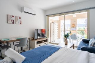 Sunny Side Studio W Terrace in Larnaca - Larnaca - 4