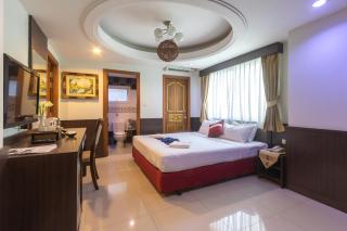 Gusto Pratunam Hotel - 8