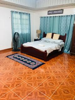 Middle bedroom, McKirdy's Farm - Sison - 3