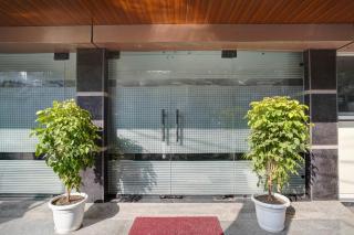 Hotel Durbar By Vardaan Residency - Gurgaon - 4