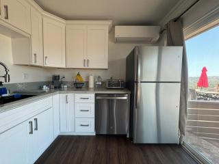 Serenity - Amazing Views & Modern Charm - 1